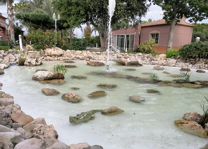 Los Jardines De Lola